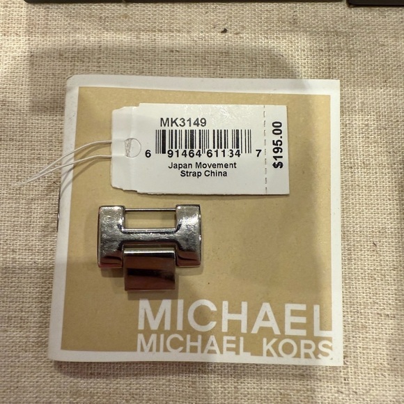 Michael Kors Silver Chain Link Watch - Picture 3 of 6